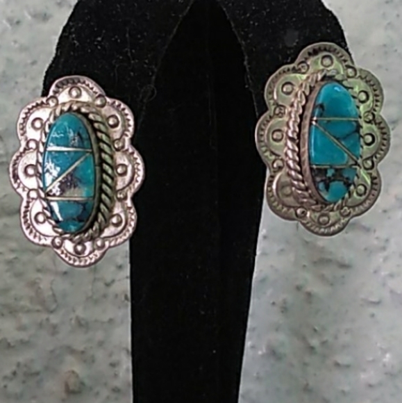 Native American Natural Turquoise Inlay Hand Stamped Scalloped Sterling Silver - Picture 8 of 16